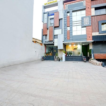 Fabhotel Dc Premium Zirakpur ภายนอก รูปภาพ