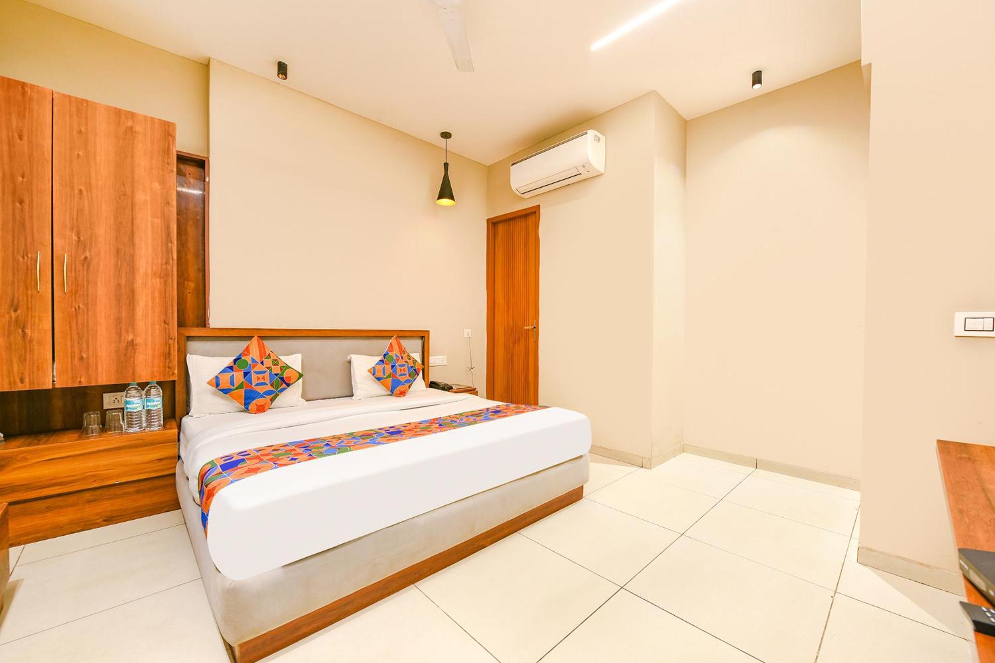 Fabhotel Dc Premium Zirakpur ภายนอก รูปภาพ