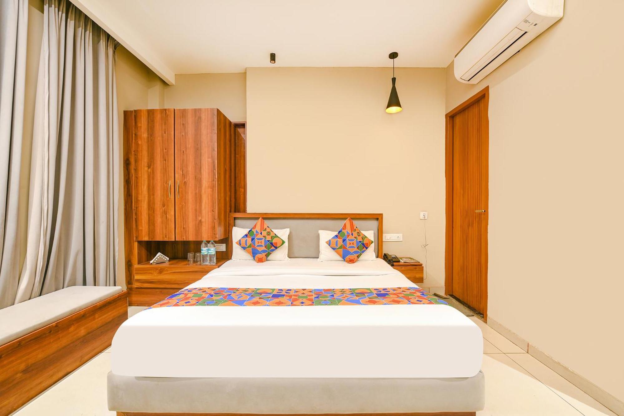 Fabhotel Dc Premium Zirakpur ภายนอก รูปภาพ