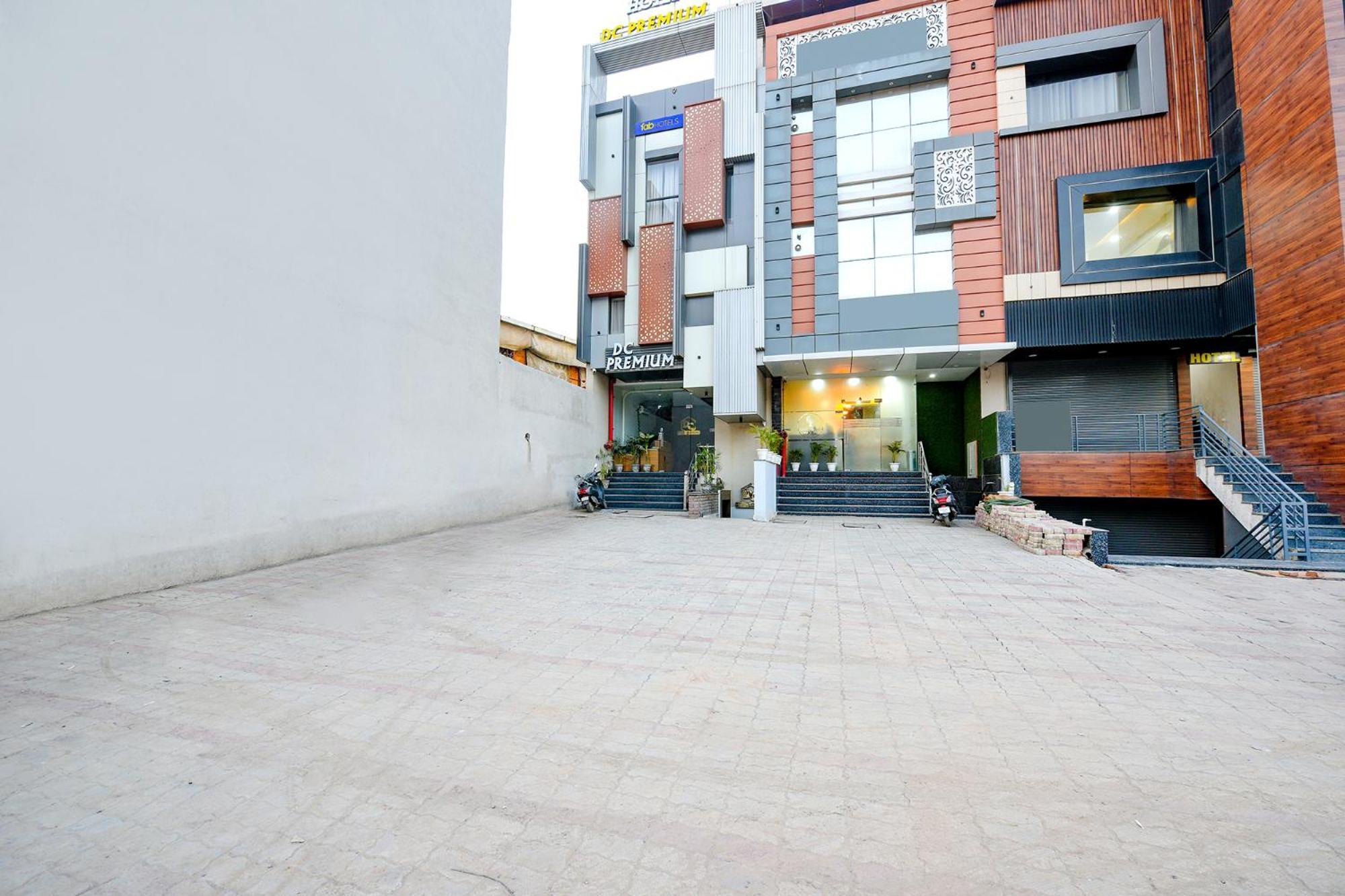 Fabhotel Dc Premium Zirakpur ภายนอก รูปภาพ